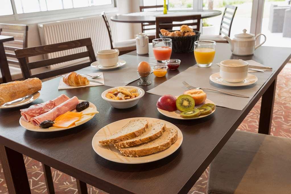 Hotel Du Golf Saint-Laurent Ploemel Зручності фото
